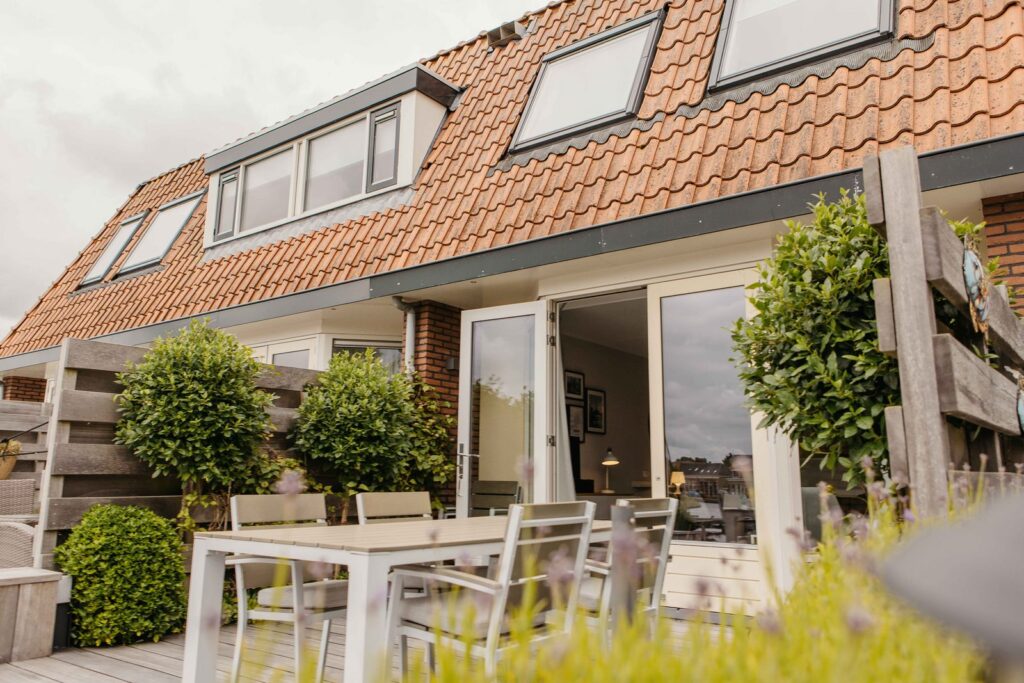 havenwoning geschakeld 6 personen in heeg op pharshoeke achterkant