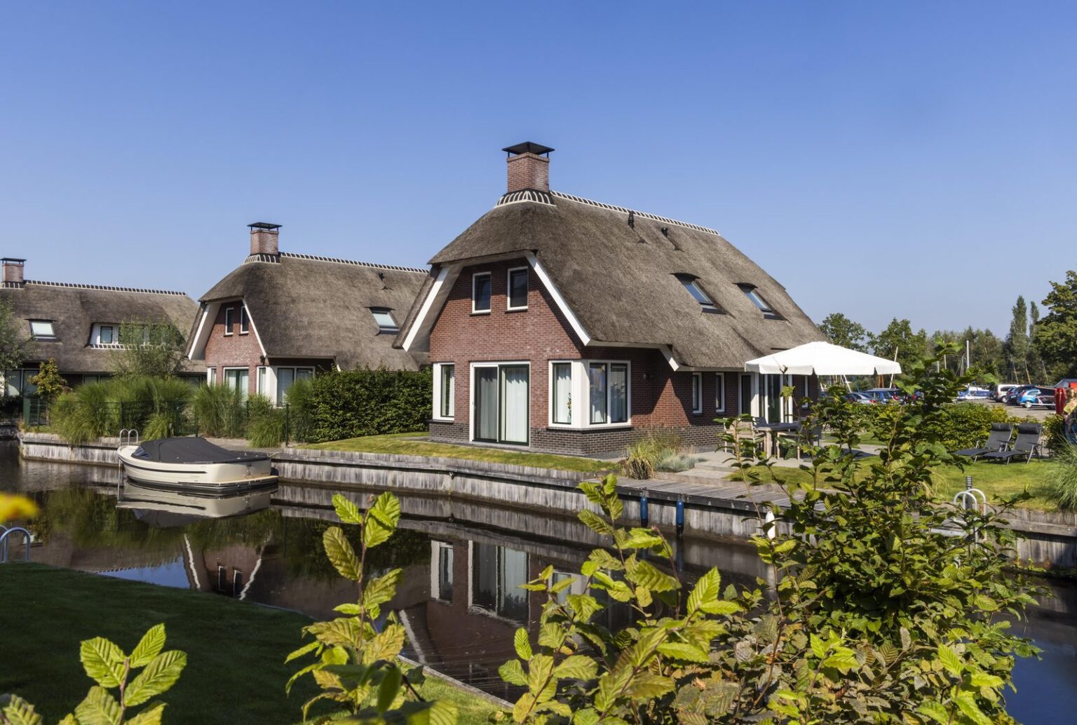 recreatiepark idskenhuizen in delfstrahuizen huisje aan het water