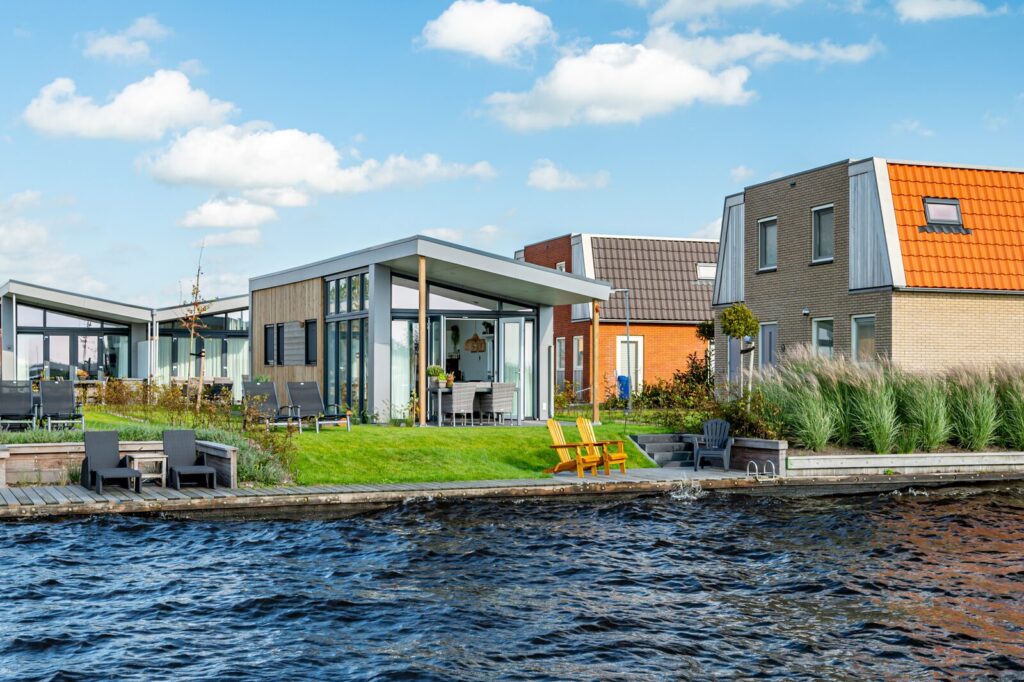 knilles 4 personen in akkrum op tusken de marren achterkant