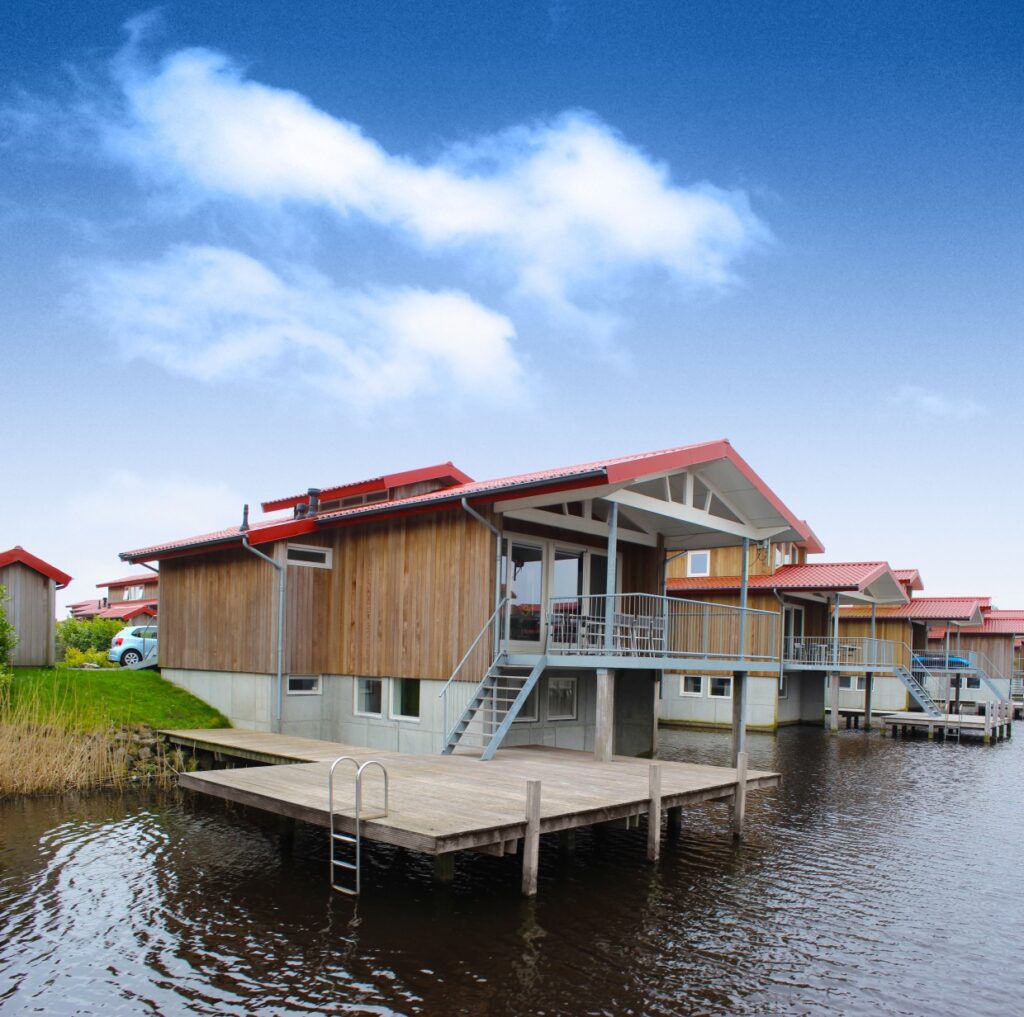 waterpark zwartkruis in noardburgum bungalow met aanlegsteiger
