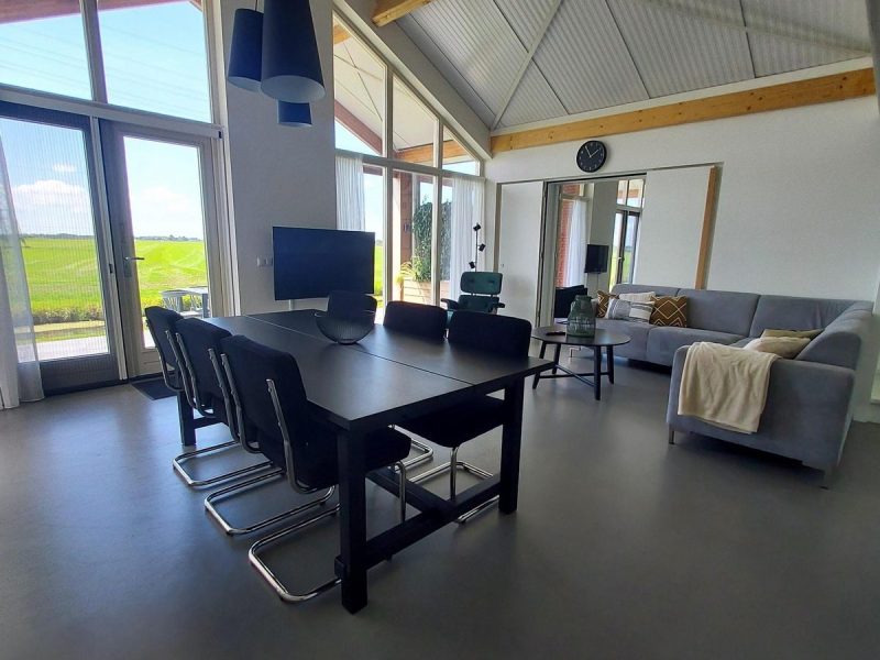 tusken de marren anker 14 personen woonkamer