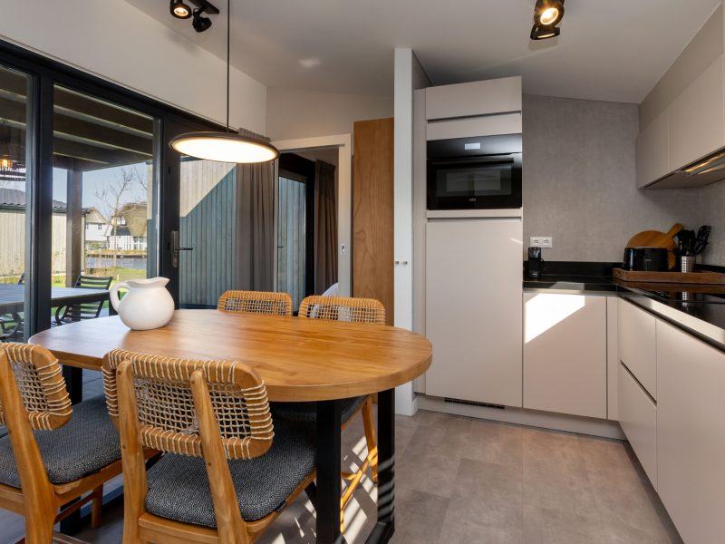 docklodge 42 4 personen in delfstrahuizen op friese meren keuken