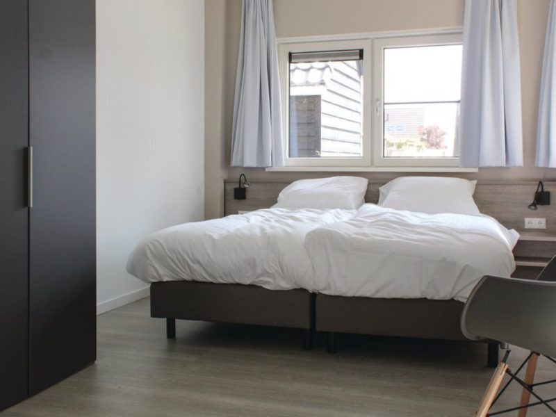 h nije dei 8 personen op recreatiepark idskenhuizen slaapkamer