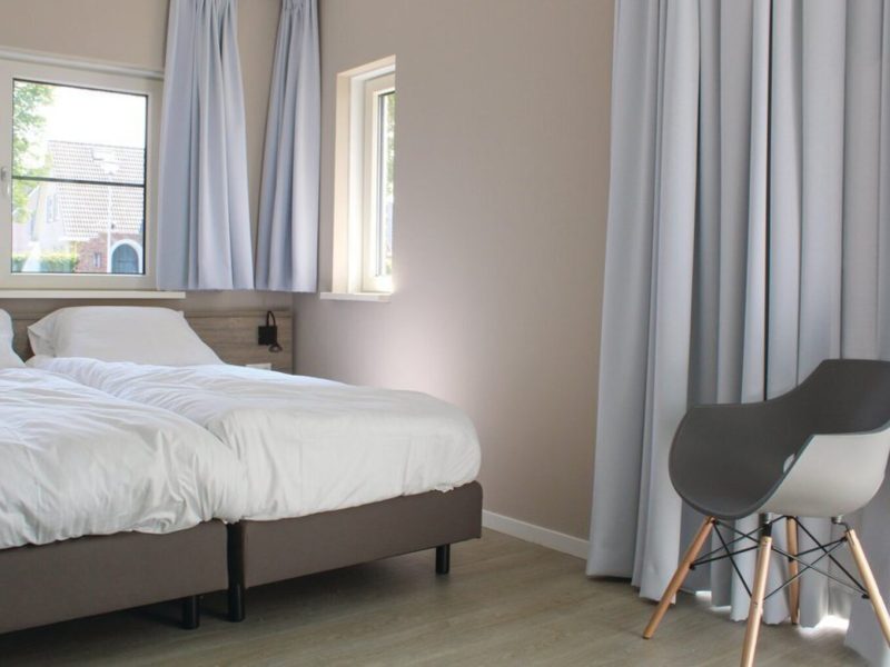 i freonskip 8 personen op recreatiepark idskenhuizen slaapkamer