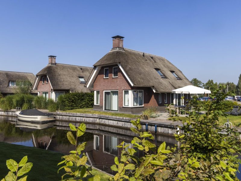recreatiepark idskenhuizen in delfstrahuizen huisje aan het water