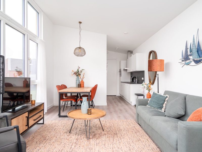 knilles luze 2 personen in akkurm op tusken de marren woonkamer