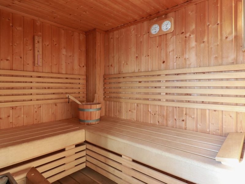 makkum beach resorts duinvilla deluxe sauna sauna