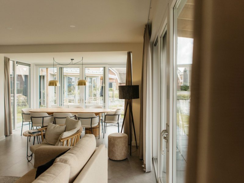 pharshoeke in heeg watervilla buitenzijde met sauna binnenkant