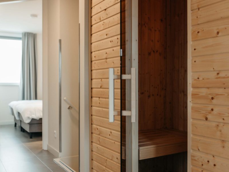 pharshoeke in heeg watervilla buitenzijde met sauna sauna