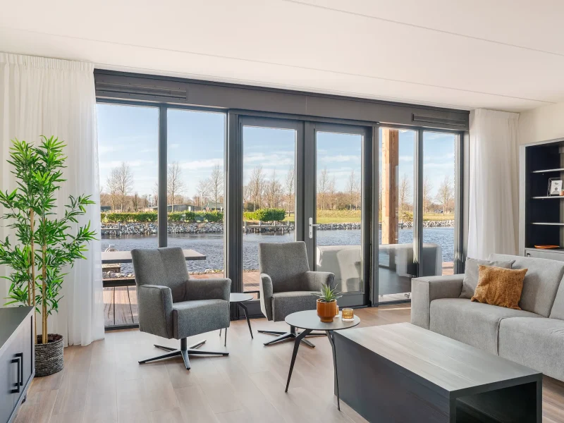 roerdomp wellness plus in waterpark zwartkruis in noardburgum woonkamer