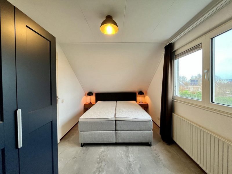 solo deluxe aan het water in makkum op makkum beach resort slaapkamer