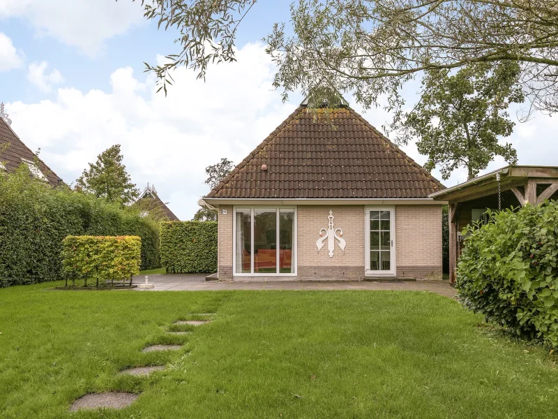 wellness wiidbungalow 8 8 personen in earnewald op vakantiepark it wiid achterkant