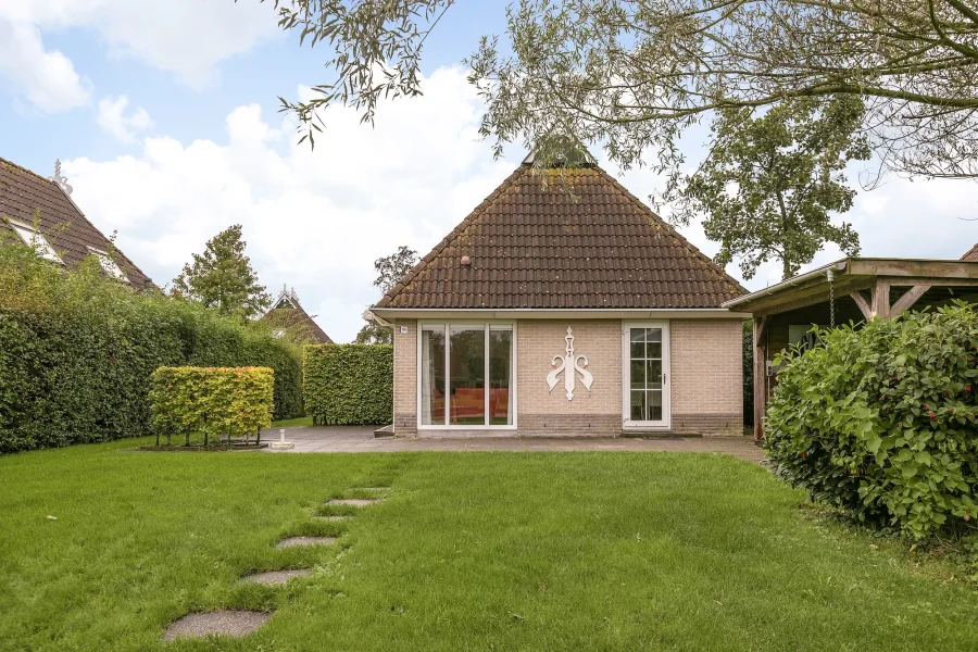 wellness wiidbungalow 8 8 personen in earnewald op vakantiepark it wiid achterkant
