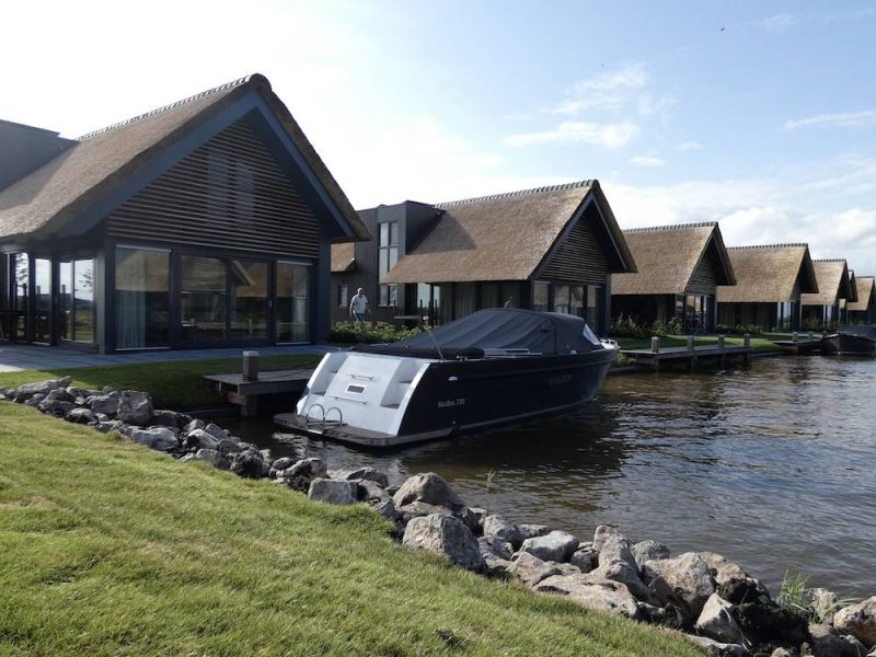 aan het water in heeg wetterhaghe aanlegsteiger