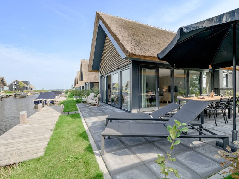 aan het water in heeg wetterhaghe achterkant